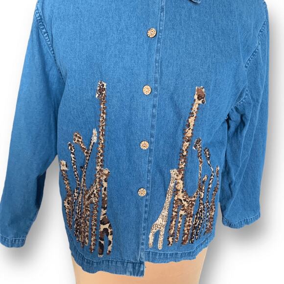 Vintage 90s Chambray Medium Wash Denim Shirt Jacket Giraffe Animal Beaded Safari - Picture 3 of 12